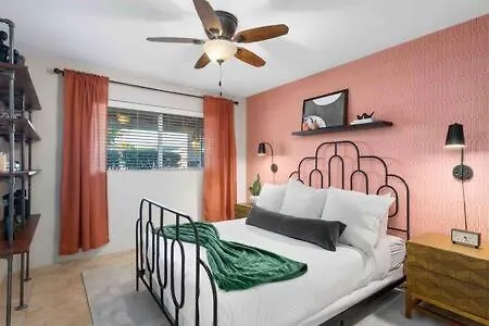Desert Oasis Family Retreat Old Town Scottsdale Tatil Evi